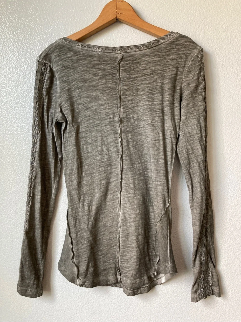 Free People Y2k Olive Mineral Wash Henley Scoopneck Crochet Ribbon sleeves sz M